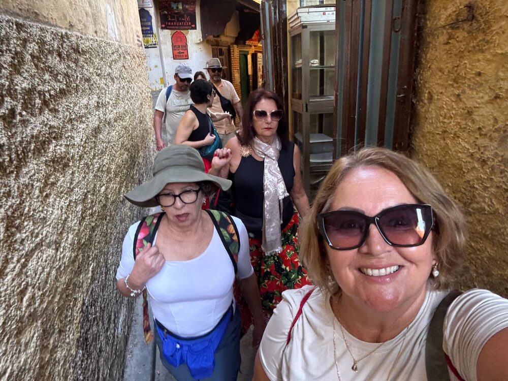 Nossos viajantes conhecendo o Marrocos - vielas da medina